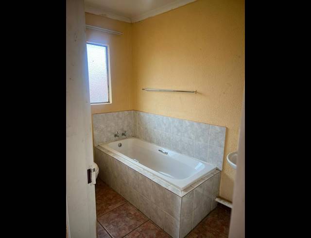 3 BEDROOM HOUSE FOR SALE IN TLHABANE WEST